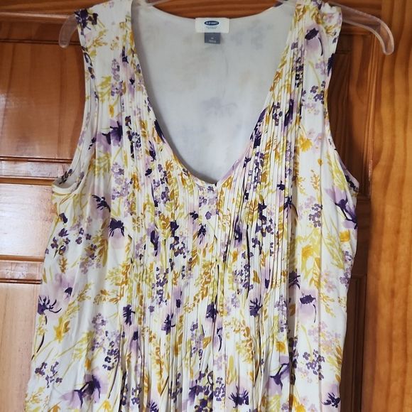 OLD NAVY YELLOW PURPLE FLORAL SLEEVELESS PLEATED DRESS size medium - Picture 3 of 8